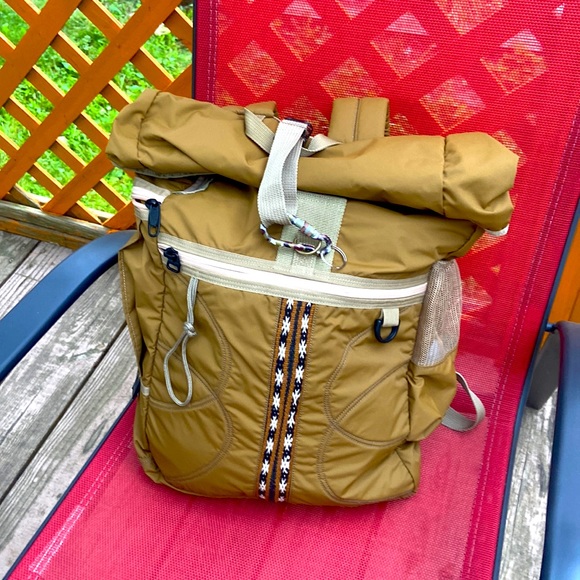 Backpack - Picture 8 of 10